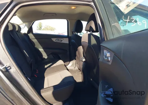 2022 Kia Forte Lxs из США, поврежденный, VIN 3KPF24AD2NE418233